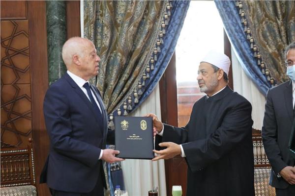  الدكتور أحمد الطيب مع الرئيس التونسي 