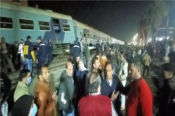 حادث خروج عربيتي القطار
