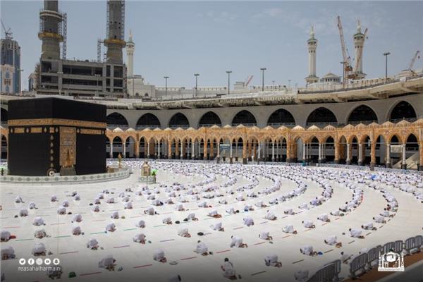 أداء أول صلاة جمعة بالمسجد الحرام في شهر رمضان وسط إجراءات احترازية مكثفة
