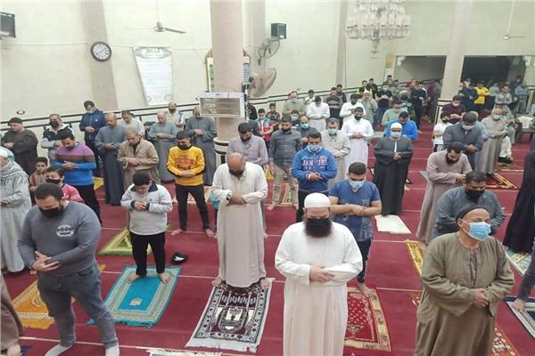 تطبيق الاجراءات الاحترازيه بصلاة القبام  فى مساجد المنوفيه