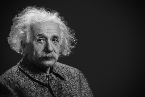 ألبرت أينشتاين