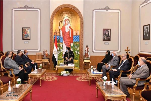 البابا يستقبل رئيس جامعة الاسكندرية