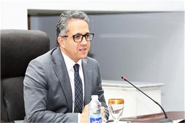  الدكتور خالد العناني وزير السياحة والآثار