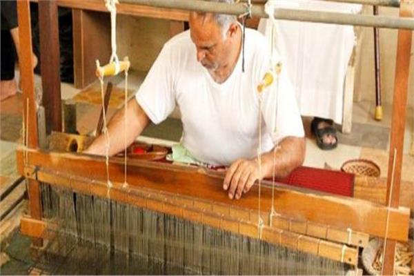 صناعة المنسوجات اليدوية