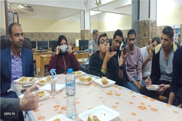 القوي العاملة بالإسكندرية تقيم حفل إفطار للمتدربين من ذوي الهمم