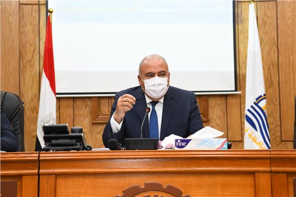 محافظ قنا يوجه بتوفير كافة سبل الدعم لإنجاز المشروع القومي لتطوير القرية المصرية