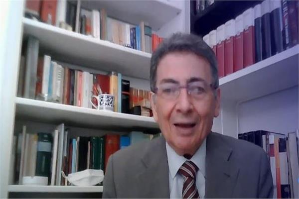  الدكتور سمير القريوتي الصحفي والمحلل السياسي