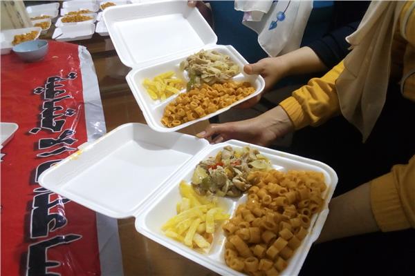 توزيع 160  وجبة إفطار يومية و600 شنطة على الفقراء بالزقازيق 