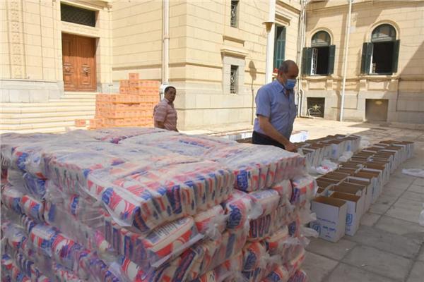 جامعة القاهرة تطلق «قافلة الخير» إلى مدن حلايب وشلاتين وأبورماد