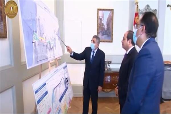 الرئيس السيسي يطلع على مشروعات تطوير قناة السويس 