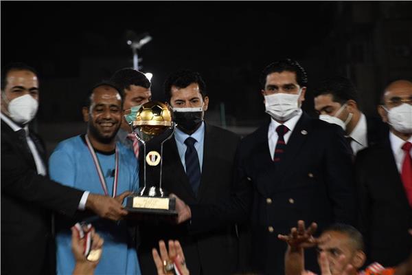 وزير الرياضة يشهد نهائي كأس مصر للميني فوتبول