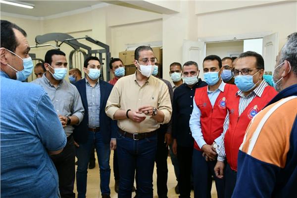 الأنصاري يتفقد أعمال مبادرة محافظة الفيوم لتسجيل المواطنين للحصول على لقاح كورونا