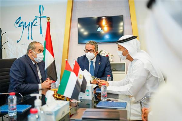 وزيرا السياحة والآثار والطيران المدني يلتقيا وزير دولة الإمارات 