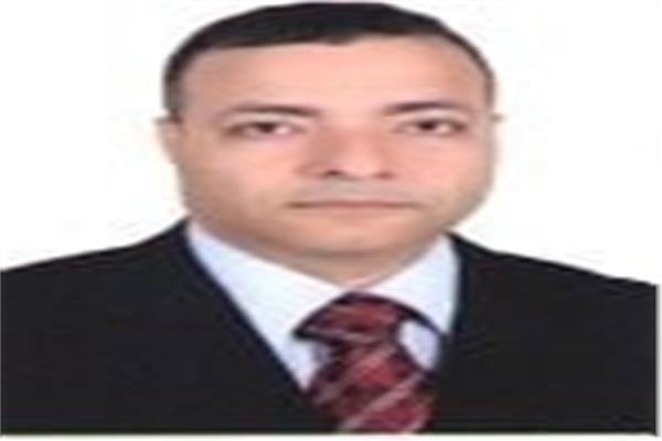  الدكتورعبد الحميد نوار أستاذ الإقتصاد المساعد بجامعة القاهرة