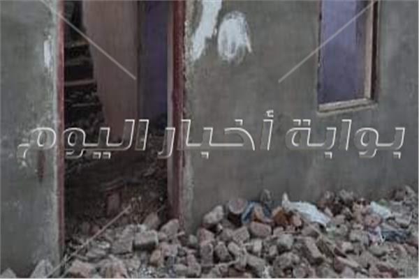 انهيار منزل بمدينة اخميم