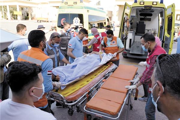 عبور الجرحى والمصابين الفلسطينيين للعلاج فى المستشفيات المصرية