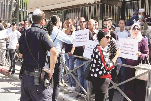 احتجاجات الفلسطينيين أمام المحكمة لمنع إخلاء منازلهم بالقدس المحتلة 