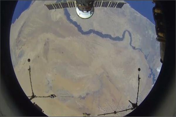 بالفيديو.. رائد فضاء روسي يلتقط مشاهد مذهلة لنهر النيل أثناء التحليق فوق مصر