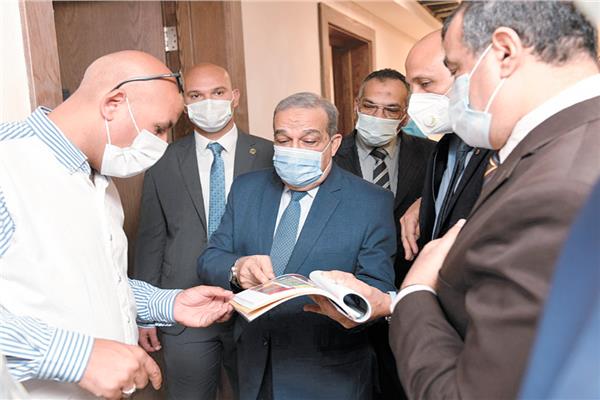 وزير الدولة للإنتاج الحربى يتفقد مبنى الوزارة فى العاصمة الإدارية