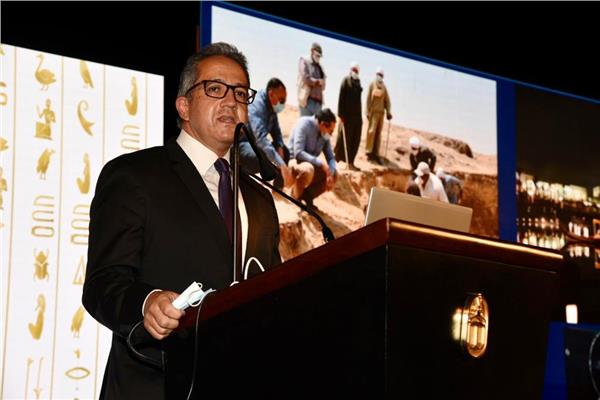 الدكتور خالد العناني وزير السياحة والآثار خلال اللقاء