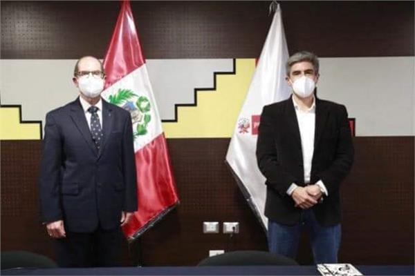 السفير المصري في ليما يلتقي وزير الثقافة البيروفي