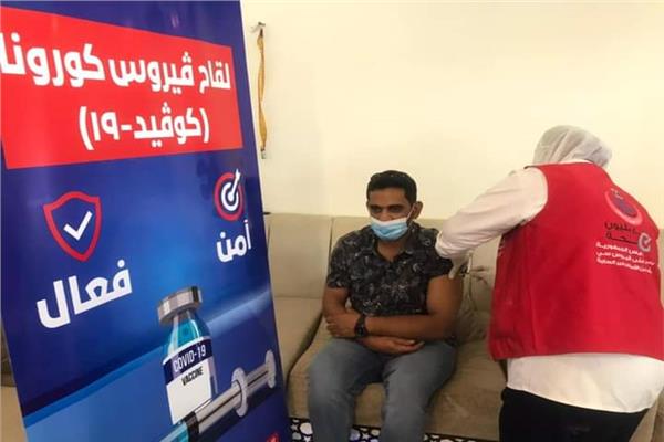  تطعيم العاملين بالقنصلية السعودية في السويس بلقاح كورونا   