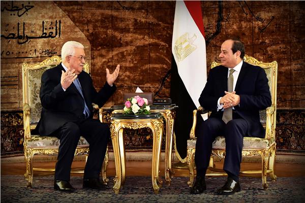 لقاء سابق بين الرئيس السيسي والرئيس أبو مازن