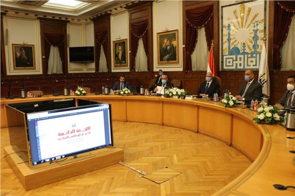 محافظ القاهرة يترأس لجنة لاختيار شاغلي  الوظائف القيادية