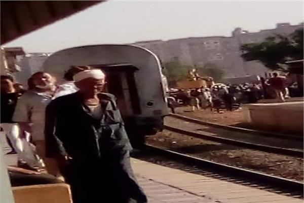 أول إجراء من «السكة الحديد» بعد خروج قطار بنها عن القضبان