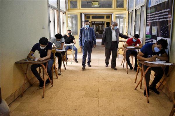 1334 طالبًا وطالبة يؤدون امتحانات نهاية العام بعلوم طنطا