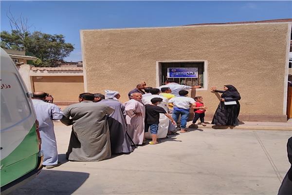 فحص 730 مواطنًا في قافلة طبية بقرية اللابشيط بالمحلة ضمن مبادرة حياة كريمة