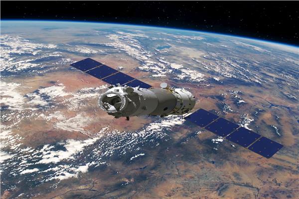 الصين ترسل ثلاثة رواد فضاء في أول مهمة مأهولة إلى محطتها الفضائية