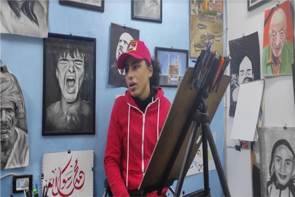 محمد فنان يحول معاناته الى لوحات رائعة بعد خروجه من دار الايتام