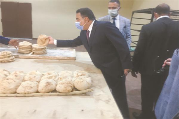  مساعد الوزير يتفقد الخبز داخل السجون