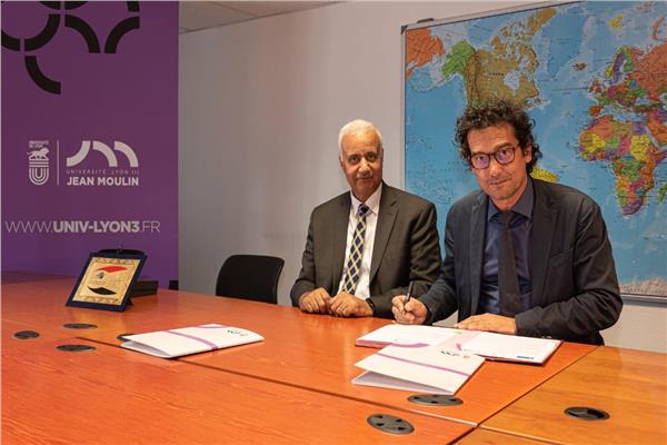 توقيع اتفاقية شراكة بين جامعتي العلمين وليون 3 الفرنسية