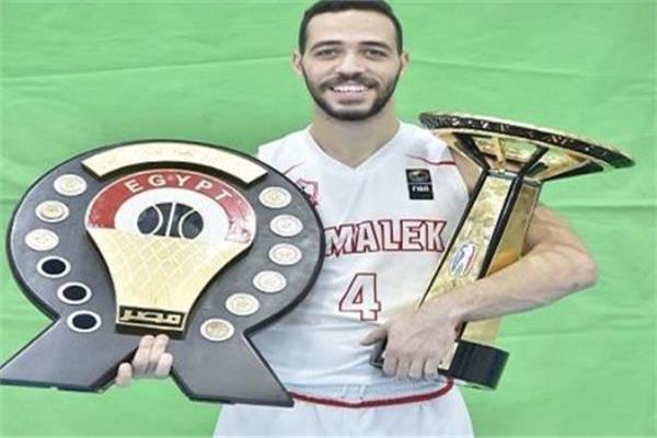 عمر هشام لاعب الفريق الأول لكرة السلة بنادي الزمالك
