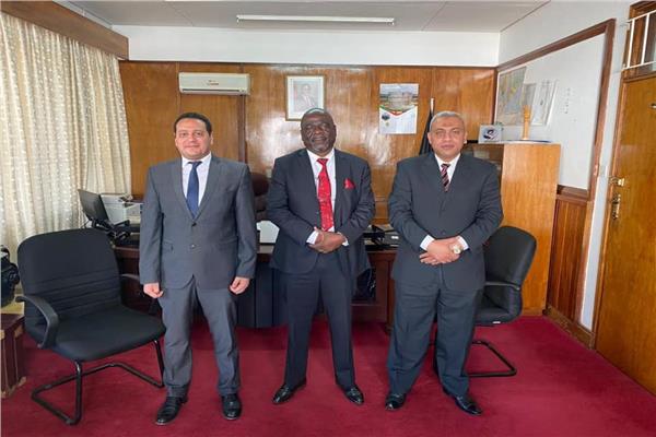 سفير مصر بمالاوي يبحث مع الشركات المصرية الاستفادة من الفرص التجارية