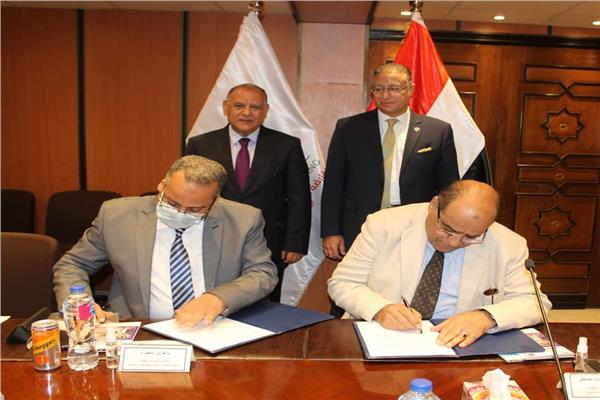 خلال توقيع عقد إتفاق إنهاء النزاع بين الحديد والصلب للمناجم والمحاجر وشركة كيما