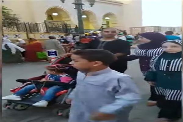 توافد المصريين لأداء صلاة عيد الأضحى بالمنيا 