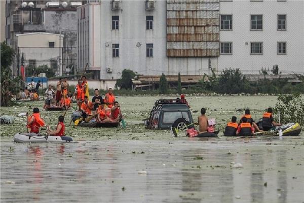 الفيضانات اجتاحت شوارع المدينة الصينية