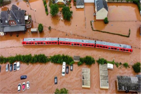 أثار الفيضانات غرب أوروبا