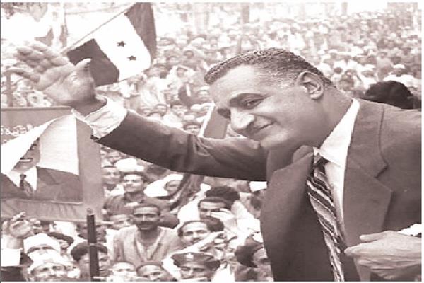 الرئيس جمال عبدالناصر يحيى الشعب المصرى
