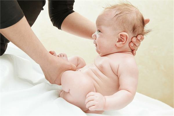 الإمساك عند الرضع - صورة ارشيفية