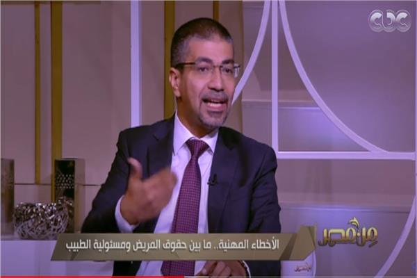  الدكتور محمد صلاح البدري أستاذ جراحة المسالك البولية والتناسلية بكلية الطب