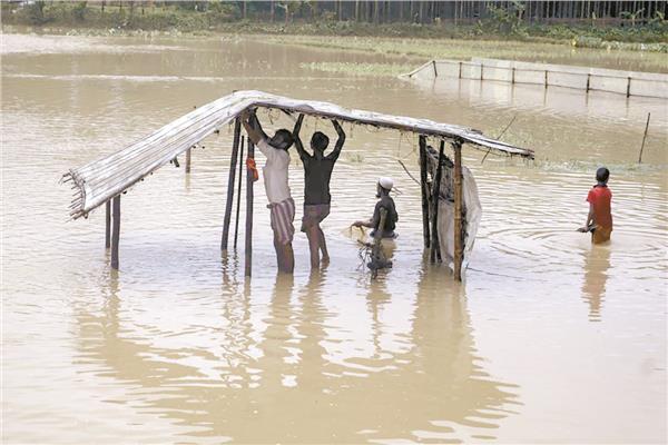 مياه الفيضانات تغمر خيام الروهينجا فى بنجلاديش