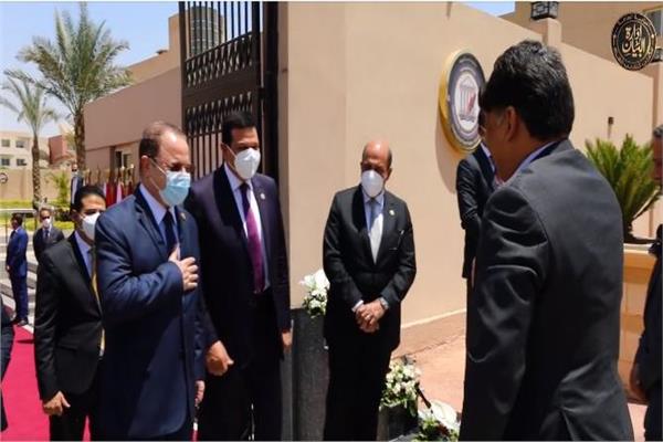 النائب العام يلتقي نظيره الليبي
