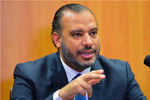الدكتور أحمد السبكي، أستاذ أمراض السمنة والسكر بجامعة عين شمس
