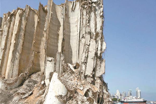 آثار الدمار فى مرفأ بيروت نتيجة الانفجار  