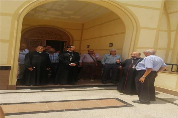 بطريرك  الكاثوليك يتفقد أعمال الإنشاءات الأخيرة بكنيسة القاهرة الجديدة 