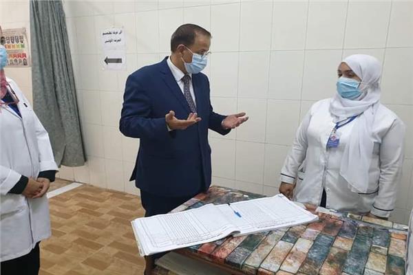 وكيل وزارة الصحة بالقليوبية يتفقد مراكز لقاح فيروس كورونا ببنها وكفر شكر